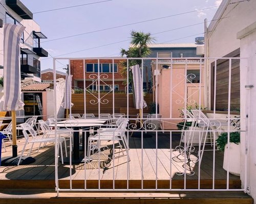 Melbourne lifestyle dining and architecture